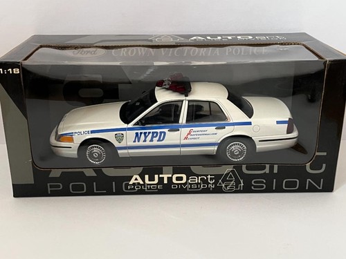 Autoart ford crown - 1/18,