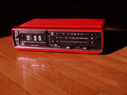 Grundig flip clock - grundig,