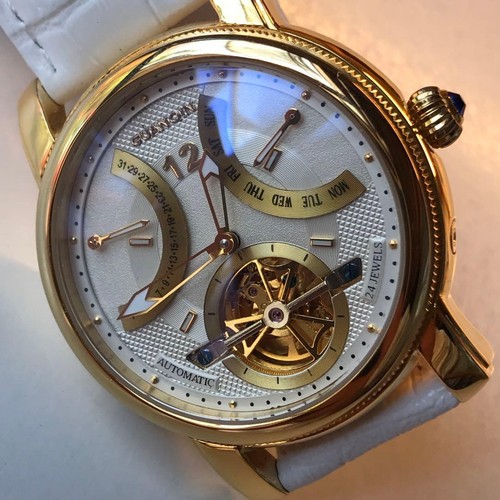 Wristwatch tourbillon mounted