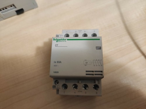 Materiale elettrico stock - elettrico,