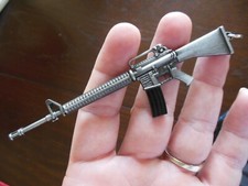 M 16 - A **Portachiavi**