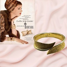 Vintage 1956 Trifari Crown