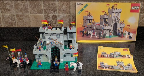 Lego lion knights king - lion,