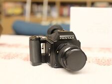 Pentax 645 con Obbiettivo Pentax SMC 55 F2.8. Ottime condizioni, funzionante.