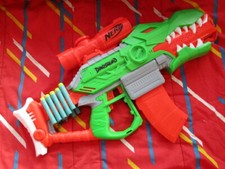 Nerf DinoSquad Rex Rampage pistola blaster freccette motorizzata con 10 freccette - età 8+