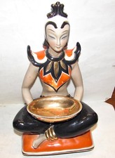 Ceramica donna cinese firmata