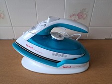 Ferro da stiro a vapore senza