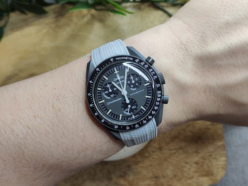 Omega swatch moonswatch - omega,