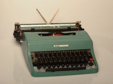 macchina da scrivere olivetti