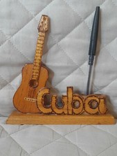 Souvenir Fatto a Mano  in Legno Portapenne a Tema Cuba Chitarra/Usato.