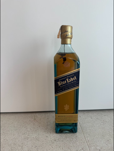 Johnnie walker blended - johnnie,
