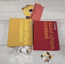 Raccoglitori ad anelli Pantone