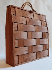 Valigetta portabottiglie artigianale in legno intrecciato, seconda metà del 900