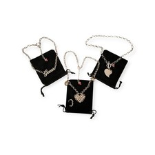 Lotto Stock 3 Collane GUESS Originali (Cuore Borchiato, Scritta T-Bar) + OMAGGIO