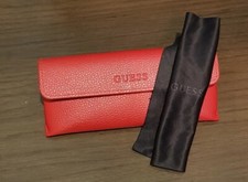 GUESS CUSTODIA SEMIRIGIDA MAGNETICA ROSSA PER OCCHIALI + PANNO PULIZIA LENTI