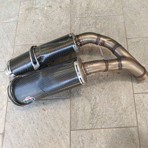Coppia scarichi carbonio - scarichi,