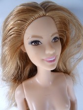 Barbie Fashionista Doll biondo
