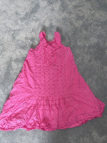 Splendido abito rosa brillante