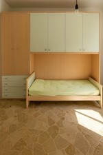 Armadio a ponte con letto singolo