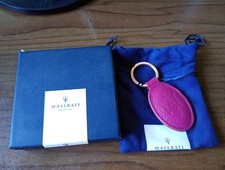 Maserati LEATHER KEYRING PRUNE , 920010894-MASERATI, MC 20 , QUATTROPORTE-GHIBLI
