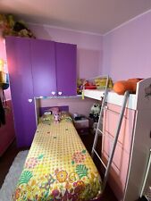 cameretta bambina a ponte di colore bianco/rosa chiaro viola. 