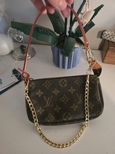 Mini pochette Louis Vuitton 