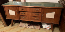CREDENZA DI DESIGNER ANNI 60 CON PIANO IN VETRO CON PIEDI A CAVALLETTO