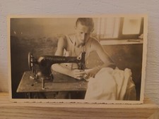 uomo con macchina da cucire Singer Italia anni '30 '40 foto originale 