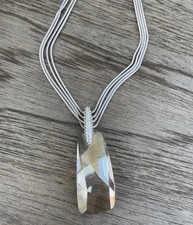 Collana con ciondolo in