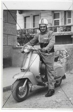 foto Vespa Lambretta 1954 con pilota collaudatore foto Guido Pegli motociclismo