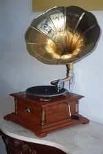 🎶 Grammofono in Noce – Eleganza d’Epoca e Suono Autentico, Regalo Unico