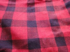 Coperta Lana Tessuta a Telaio Quadri rosso e neri 210x134cm. divisibile tre teli