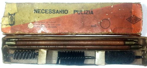 Vecchio necessaire per pulire - vecchio,