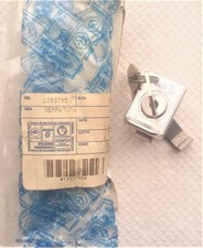 SERRATURA VANO PORTAOGGETTI BAULETTO COFANO VESPA PX PIAGGIO 139379