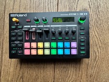 ROLAND MC-101 GROOVEBOX con