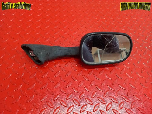 Specchio destro danneggiato - destro,