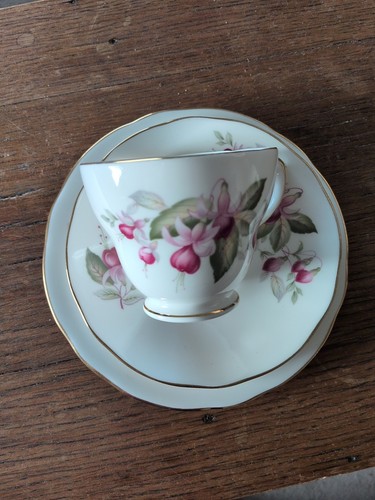 Bone china tea trio - china, duchessa