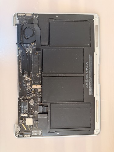 Apple macbook air 2015 - 13",