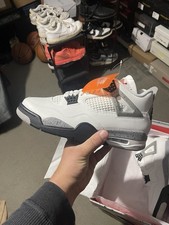 Uomo 10 - Jordan 4 Retro