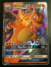 ULTRA RARA Charizard GX