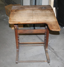 Banco scuola antico, primi del 900, in legno con piano ribaltabile