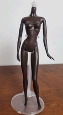 BARBIE body model of the moment Nichelle urban hipster gold label AA MATTEL 2004