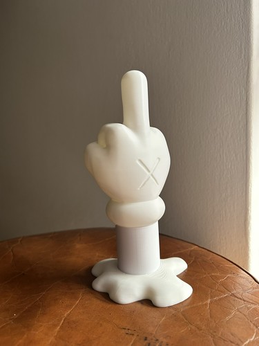 Dito medio fuck - , kaws
