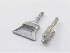 Casa Delle Bambole Peltro Paletta E Spazzola 1:24 Mezza Scala Accessorio Cucina