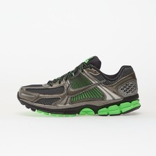 NIKE ZOOM VOMERO 5 SE TAGLIE