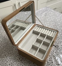 Zara portagioie casa legno