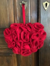 cuore grande con rose in feltro rosso decorazione Natale casa/vetrina