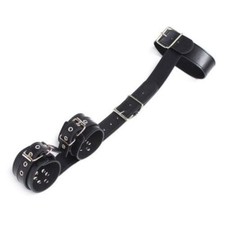BDSM costrittivo Manette e
