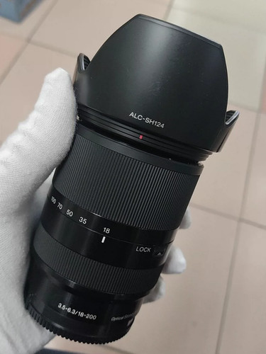 Sony 200 5 6 - mm, oss