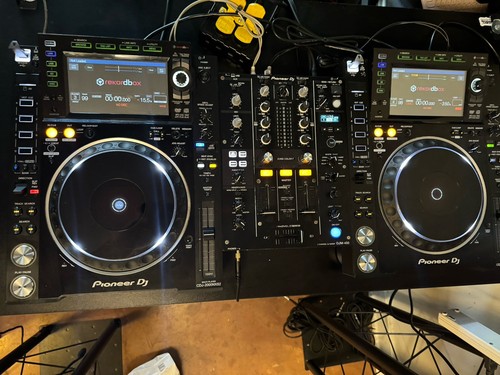 Cdj 2000nxs2 set and djm - cdj-2000nxs2,